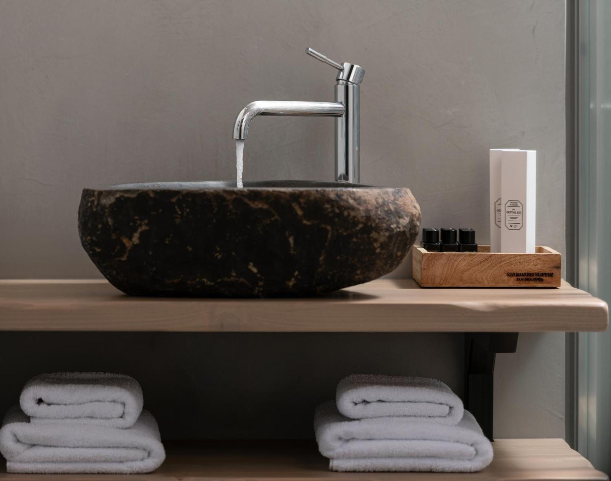 Evora Luxury Suites Mega Chorio 外观 照片