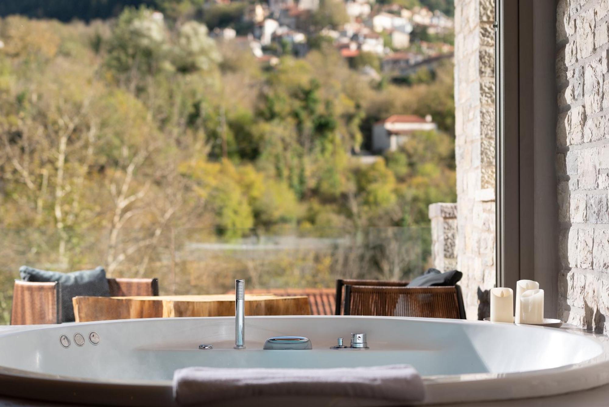 Evora Luxury Suites Mega Chorio 外观 照片