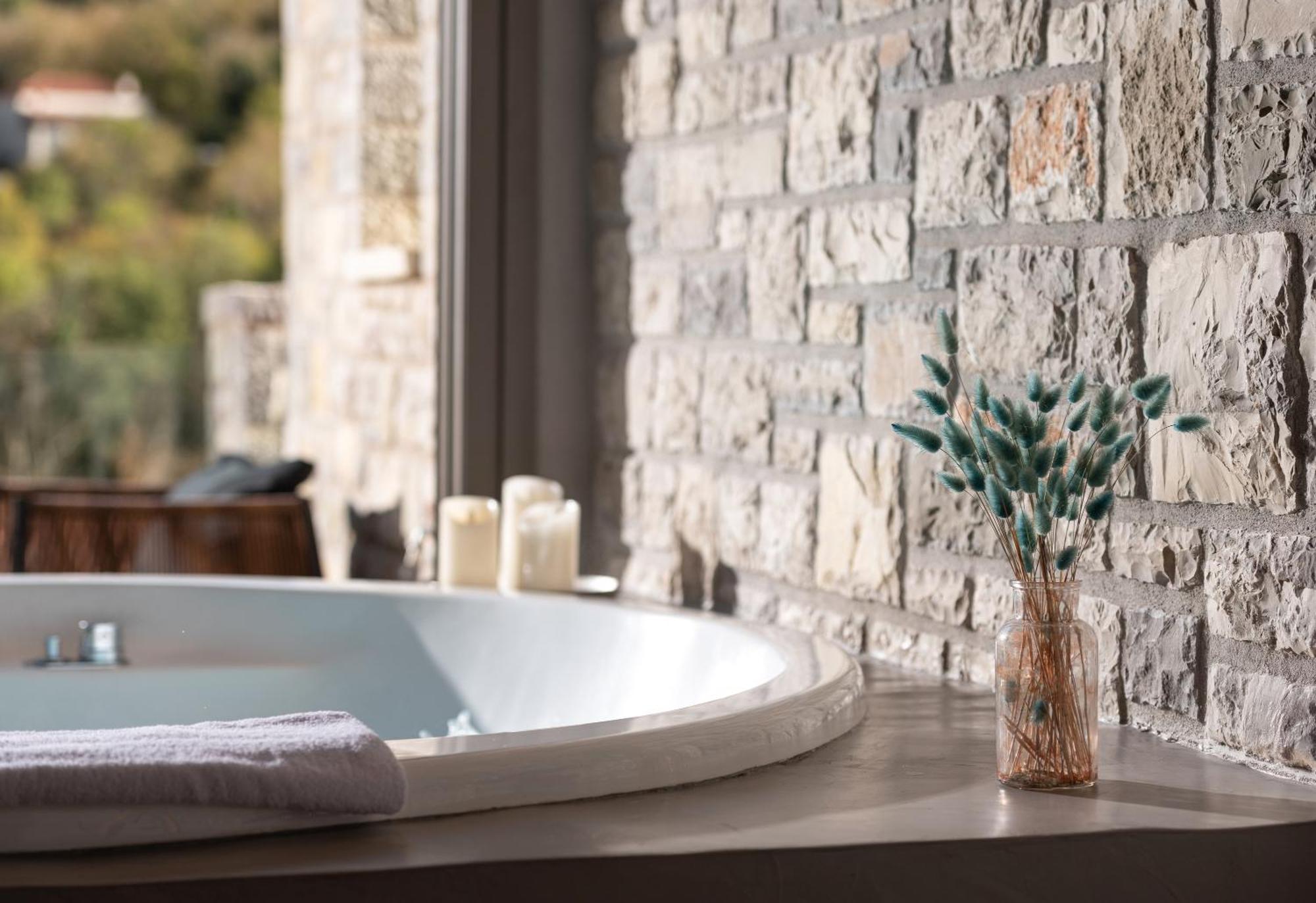 Evora Luxury Suites Mega Chorio 外观 照片