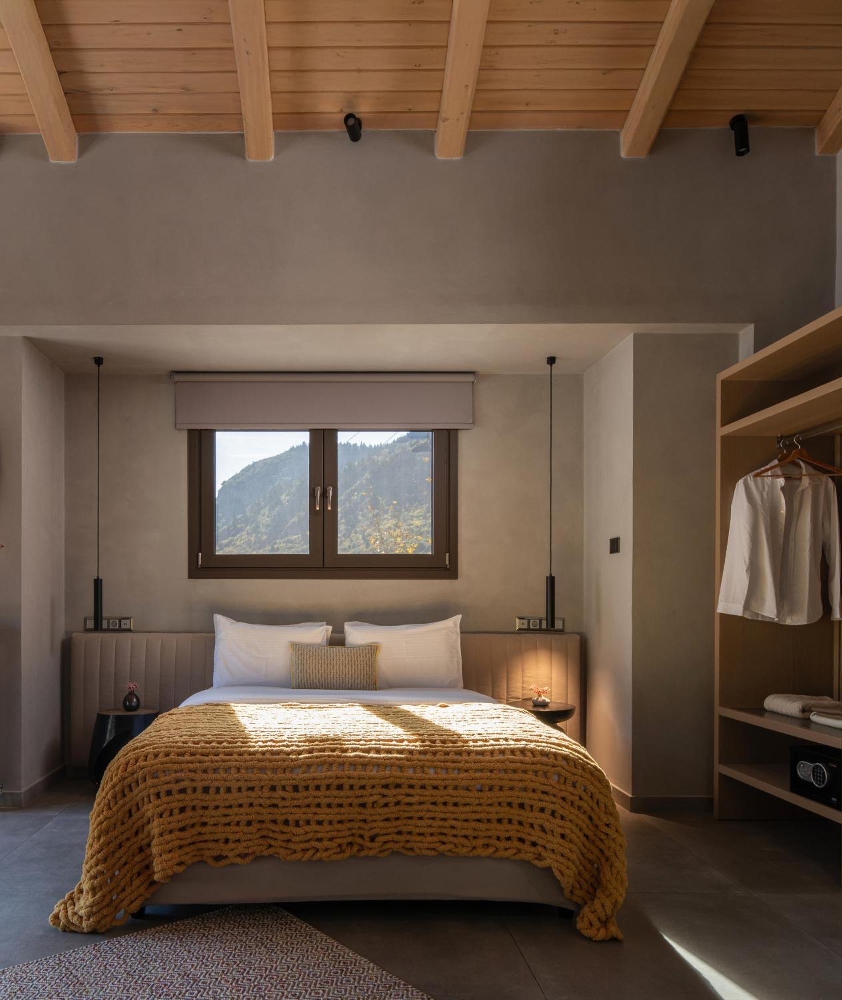 Evora Luxury Suites Mega Chorio 外观 照片